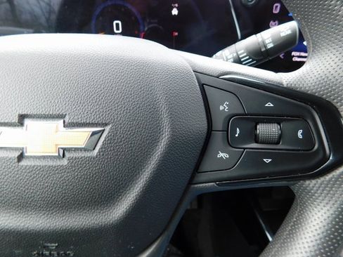 Used 2025 Chevrolet Trax LT image 27
