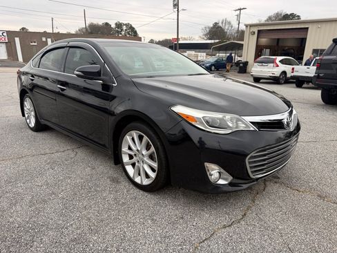 Used 2013 Toyota Avalon XLE Touring image 3
