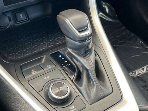 Certified 2022 Toyota RAV4 XLE Premium image 23