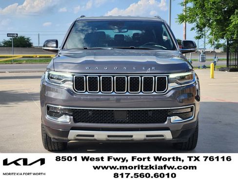 Used 2024 Jeep Wagoneer L Series II w/ Flexible Seating Group RWD image 2