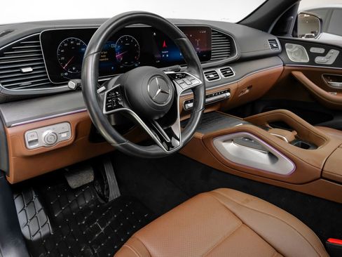 Used 2024 Mercedes-Benz GLE 350 4MATIC image 3