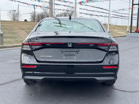 Used 2023 Honda Accord EX image 7