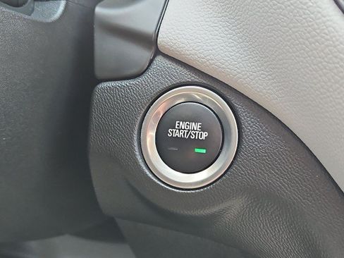 Used 2024 Chevrolet Equinox LT FWD image 16