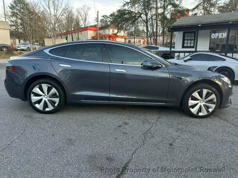 Used 2020 Tesla Model S Long Range Plus image 12