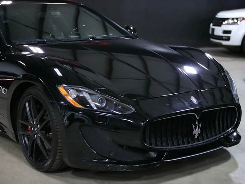 Used 2015 Maserati GranTurismo Sport image 2