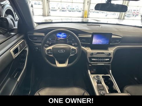 Used 2023 Ford Explorer XLT w/ Equipment Group 202A AWD/4WD image 2