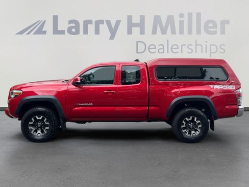 Used 2021 Toyota Tacoma TRD Off-Road AWD/4WD image 2