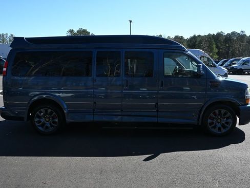 Used 2023 Chevrolet Express 2500 Extended RWD image 22