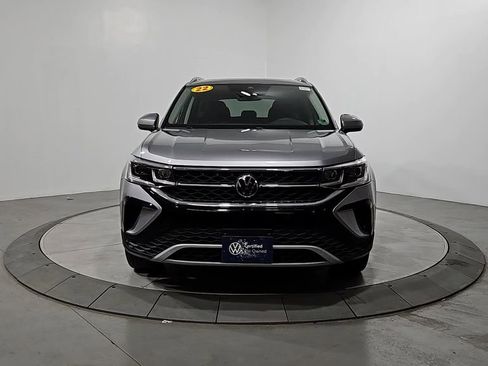 Certified 2022 Volkswagen Taos SEL image 9