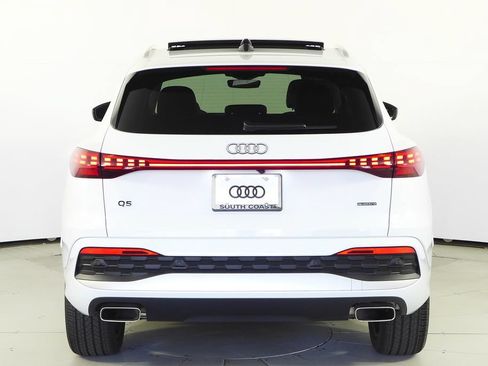 Used 2025 Audi Q5 Premium Plus w/ Premium Plus AWD/4WD image 8