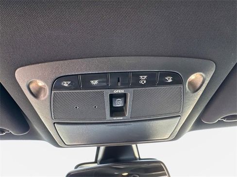 Used 2019 Nissan Maxima SR w/ Premium Package image 18