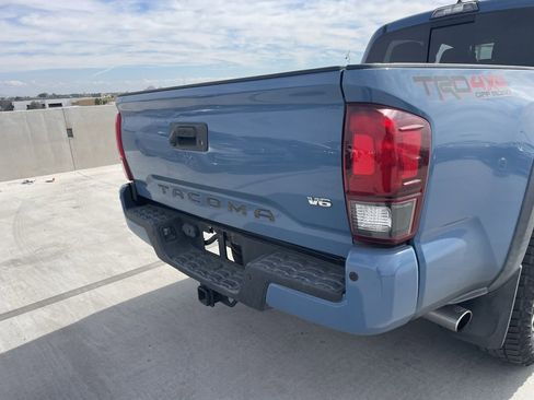 Used 2019 Toyota Tacoma TRD Off-Road image 4