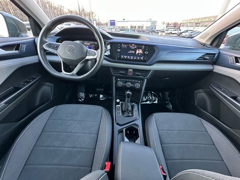 Used 2024 Volkswagen Taos SE w/ Panoramic Sunroof Package image 20