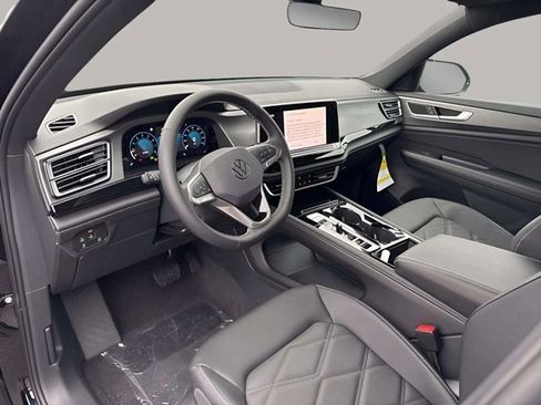 New 2026 Volkswagen Atlas Cross Sport SE image 4