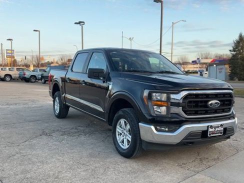 Used 2023 Ford F150 XLT image 3