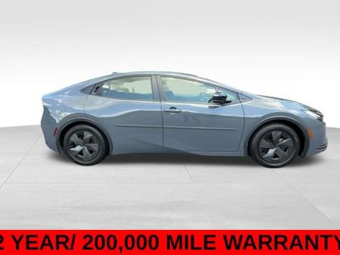Used 2024 Toyota Prius LE FWD image 9