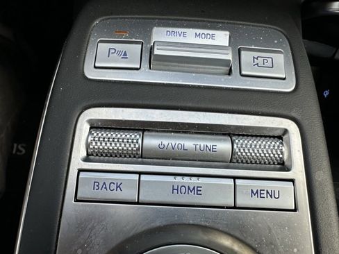 Used 2024 Genesis GV70 2.5T w/ Advanced Package image 33