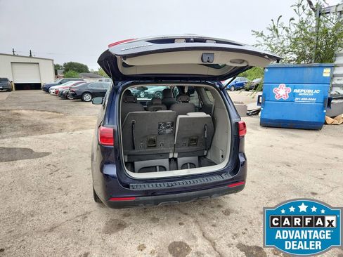 Used 2020 Kia Sedona LX image 33