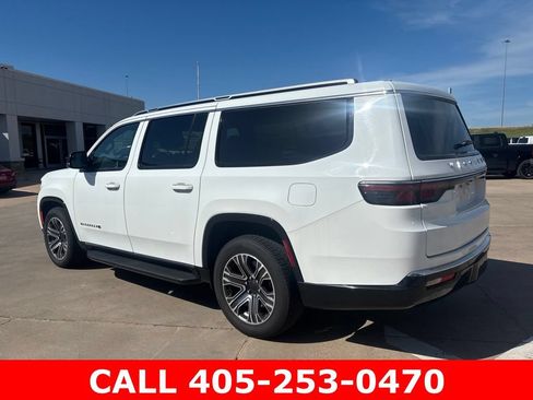 Used 2024 Jeep Wagoneer L Series II w/ Flexible Seating Group RWD image 4