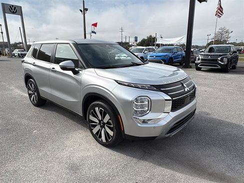 New 2026 Mitsubishi Outlander SE image 8