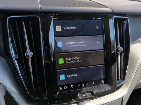 Used 2025 Volvo XC60 B5 Plus image 23