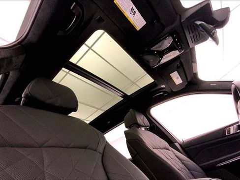Certified 2024 BMW X7 xDrive40i w/ M Sport Package image 26