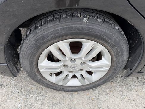 Used 2010 Nissan Altima 2.5 SL w/ SL Pkg FWD image 11