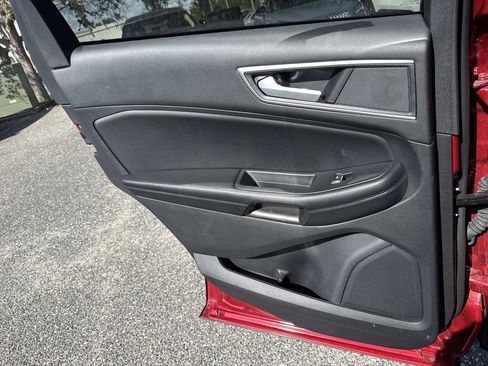 Used 2022 Ford Edge SEL w/ Convenience Package image 13