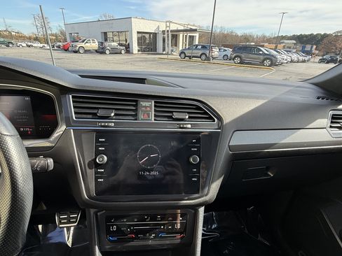 Used 2023 Volkswagen Tiguan SE R-Line image 26
