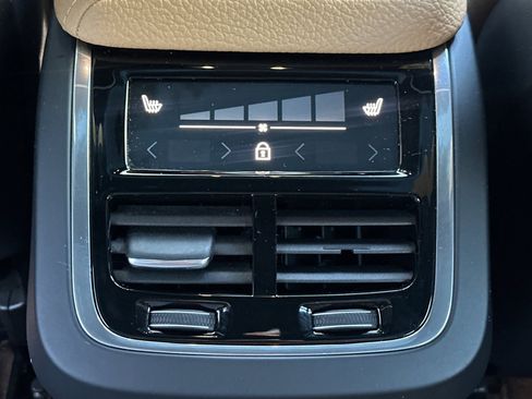 Used 2019 Volvo XC60 T5 Inscription image 16