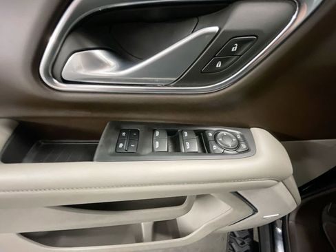 Used 2023 Chevrolet Tahoe Z71 w/ Luxury Package image 24