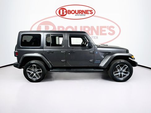 Used 2024 Jeep Wrangler Unlimited w/ Convenience Group AWD/4WD image 10