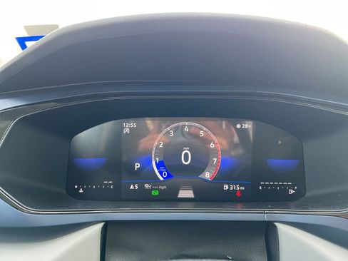 Used 2024 Volkswagen Taos SE image 12