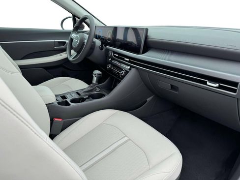 New 2025 Hyundai Sonata SE FWD image 15