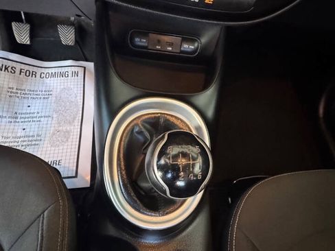 Used 2014 Kia Soul FWD image 9