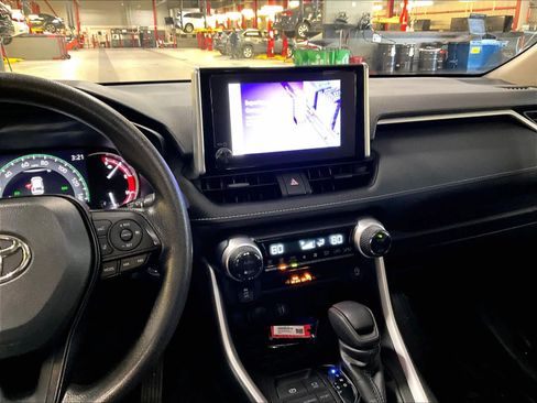 Used 2023 Toyota RAV4 XLE w/ Convenience Package image 18