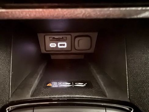 Used 2023 Chevrolet Bolt EUV LT w/ Convenience Package FWD image 35