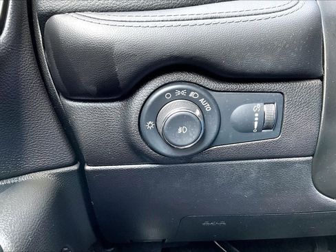 Used 2022 Dodge Durango SXT AWD/4WD image 33