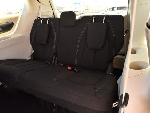 Used 2023 Chrysler Voyager LX FWD image 23