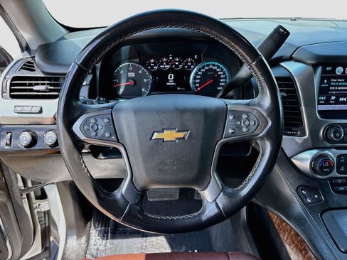 Used 2019 Chevrolet Suburban Premier w/ Premier Plus Edition AWD/4WD image 11