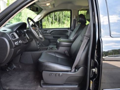 Used 2014 Chevrolet Silverado 2500 LTZ w/ LTZ Plus Package AWD/4WD image 10