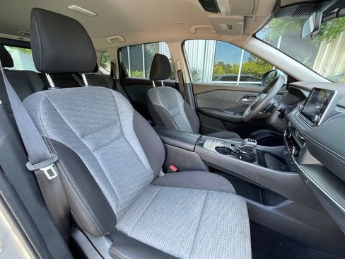 Used 2023 Nissan Rogue SV FWD image 31