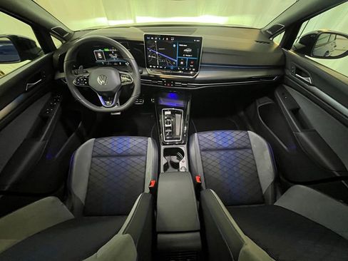 Certified 2025 Volkswagen Golf w/ Euro Stye Package image 14