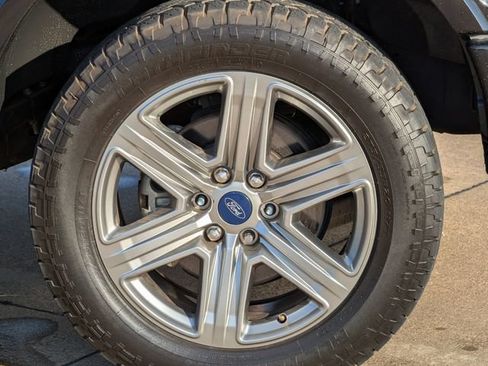 Used 2019 Ford F150 Lariat AWD/4WD image 11