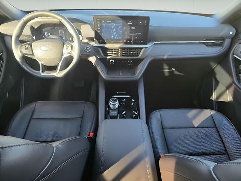 Used 2025 Ford Explorer Platinum w/ LUX Leather Package image 28