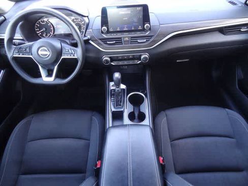 Used 2023 Nissan Altima 2.5 SV FWD image 11
