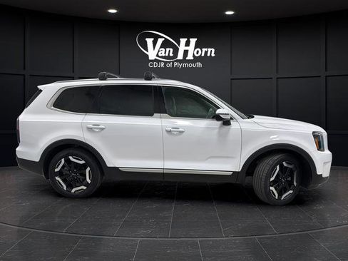 Used 2024 Kia Telluride EX w/ EX Captain's Chair Package AWD/4WD image 8