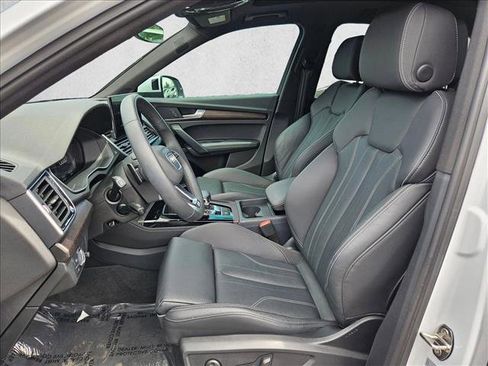 Certified 2025 Audi Q5 e Premium Plus w/ Premium Plus Package AWD/4WD image 22