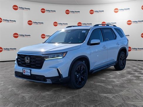 New 2025 Honda Pilot Touring image 1