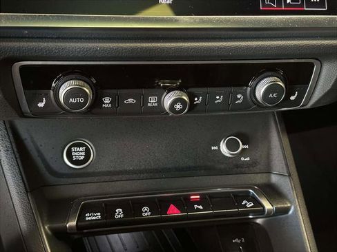 Used 2025 Audi Q3 2.0T Premium w/ Convenience Package image 28